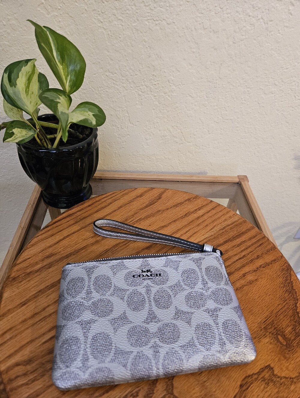 Coach Corner zip Silver Signature Wristlet